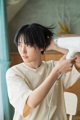 洗い上がりの重たさは苦手だが、髪の潤いも保ちたい。
